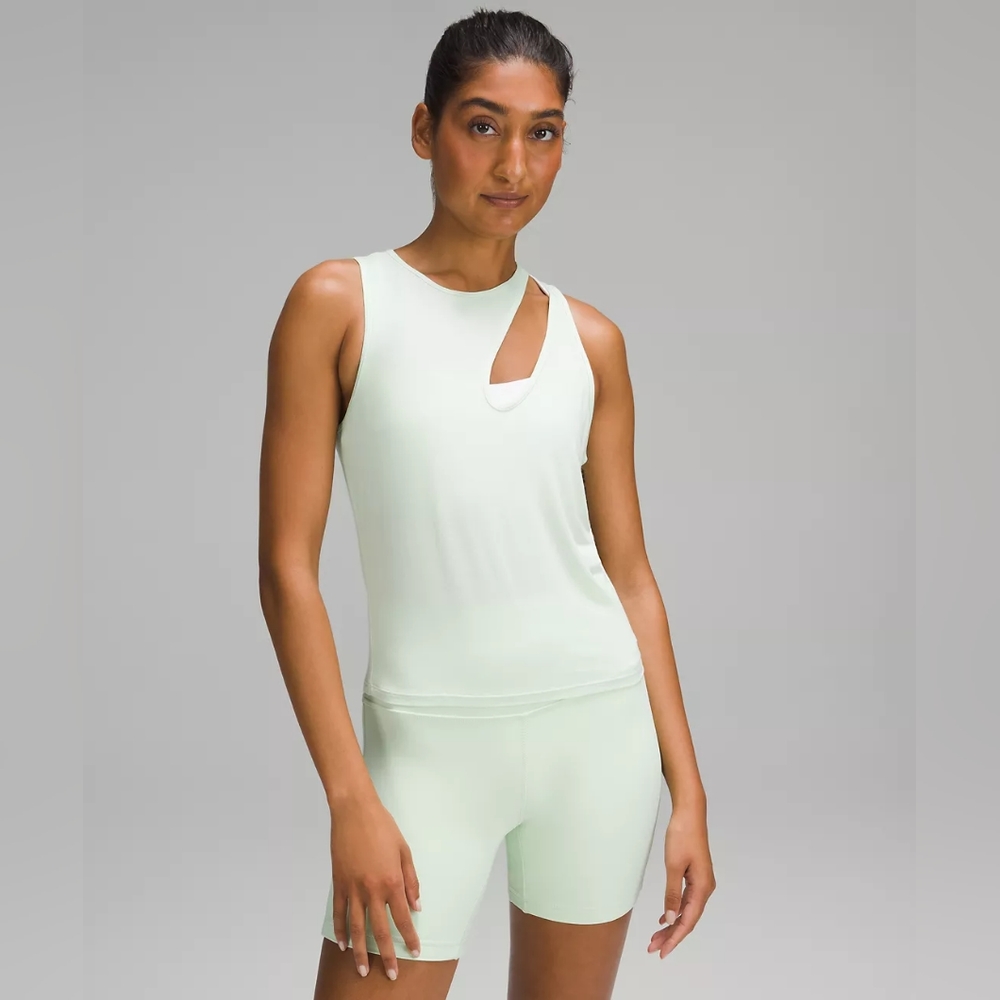 NWT Lululemon Mint Green Shoulder Cut-Out Yoga Tank Size 6